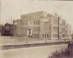 Stepehn D. Lee High School with the Lee Home on the left c. 1920